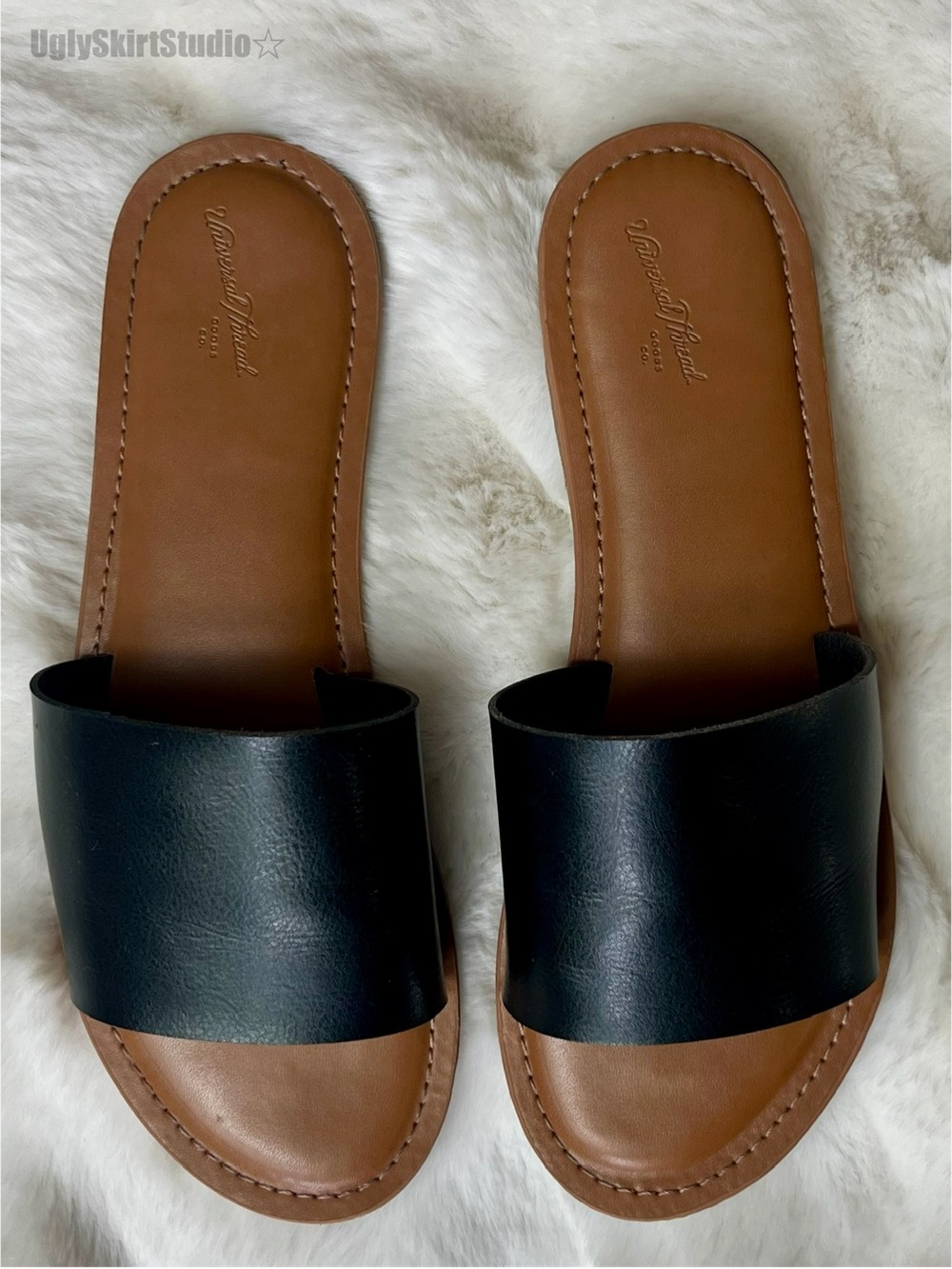 Universal Thread Black Faux Leather Minimalist Slip On Slide Sandals Size 9